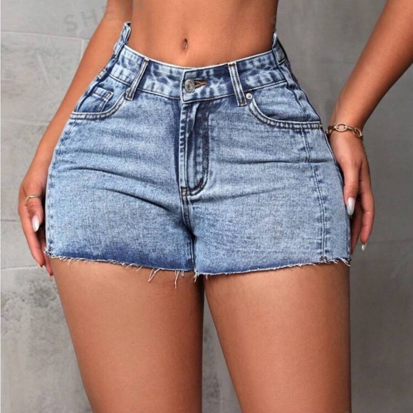 SHEIN Pants - NWT SHEIN Slim Fit Denim Shorts W/ Frayed Hem & Slant Pockets
